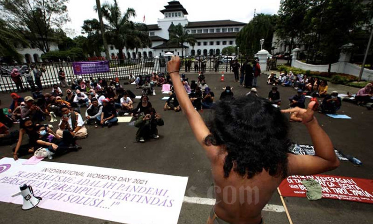 Sejumlah Aktivis Gelar Aksi Peringati Hari Perempuan Internasional di Bandung