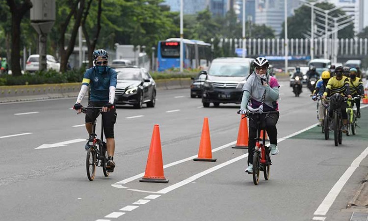 Warga Yang Bersepeda di Luar Jalur Sepeda Akan Didena Rp100 Ribu