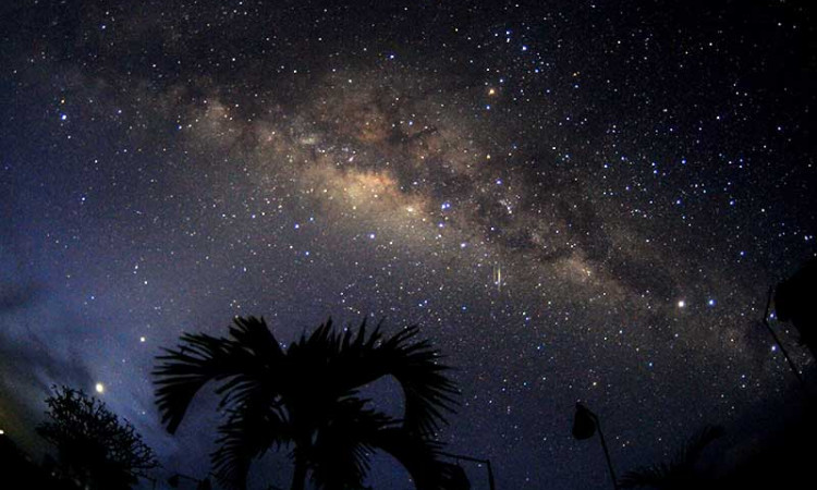 Gugusan Bima Sakti Terlihat Jelas di Bali Saat Malam Hari Raya Nyepi tahun Saka 1943