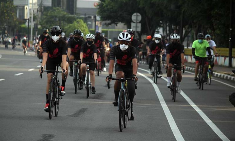 Smart Freen Luncurkan Jersey Bersepeda Unlimited Hope 