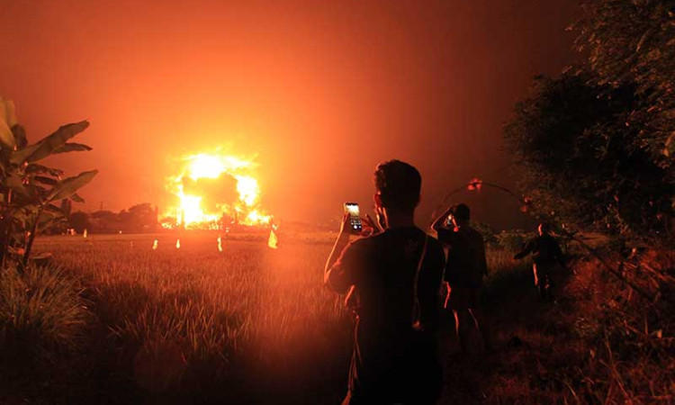 Kilang Minyak PT Pertamina RU VI Balongan Terbakar