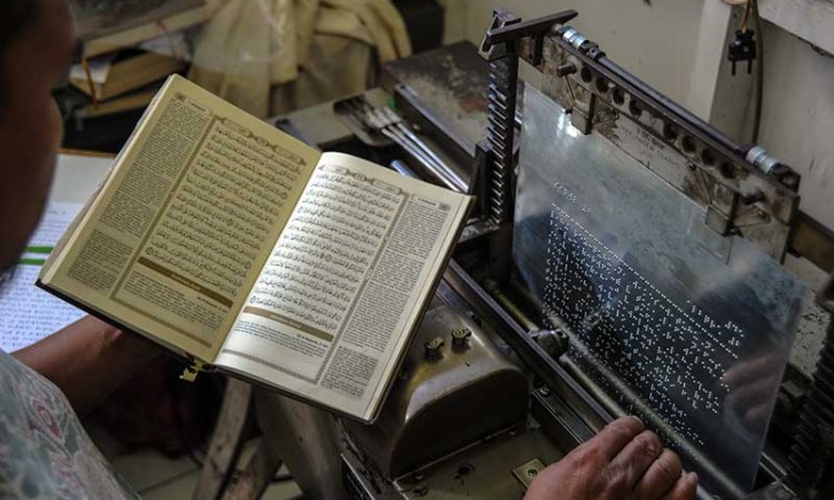 Mengintip Produksi Al Quran Braile di Bandung 
