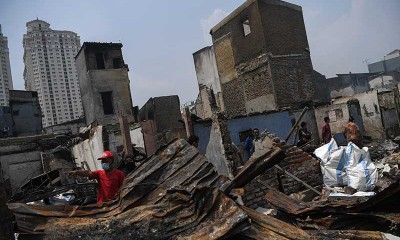 Ribuan Warga Taman Sari Jakarta Barat Terpaksa Mengungsi Akibat Rumah Mereka Hangus Terbakar 