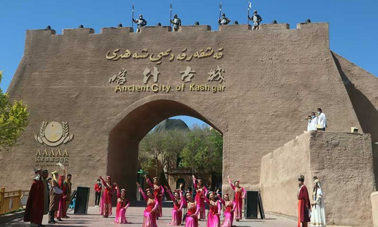 Kawasan Wisata Kota Tua Kashgar di Xinjiang China Mulai Dikunjungi Wisatawan