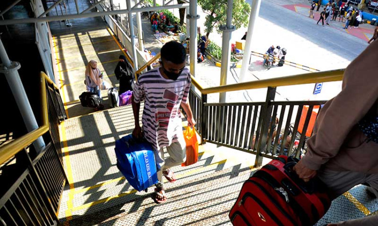 Warga Mulai Mudik Lebih Awal Akibat Kebijakan Larangan Mudik Lebaran Mulai 6 Mei