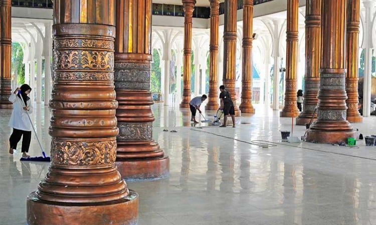 Masjid Seribu Tiang di Jambi Dibangun Tanpa Dinding dan Pintu