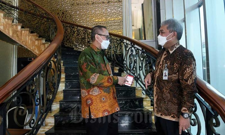 Bank Riau Kepri Berencana Melakukan Konversi Sistem Menjadi Bank Syariah