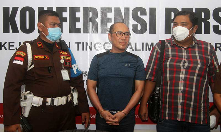 Meski Sudah Operasi Plastik, Buronan Selama 15 Tahun Akhirnya Ditangkap Kejati