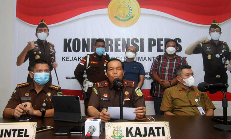 Meski Sudah Operasi Plastik, Buronan Selama 15 Tahun Akhirnya Ditangkap Kejati