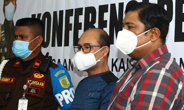 Meski Sudah Operasi Plastik, Buronan Selama 15 Tahun Akhirnya Ditangkap Kejati