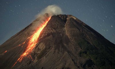 Gunung Merapi Kembali Keluarkan Lava Pijar dan Semburkan Awan Panas