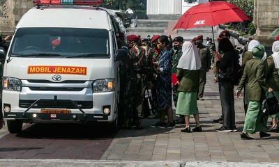 Suasana Haru Selimuti Proses Pemakaman Kabinda Papua Mayjen Anumerta I Gusti Putu Danny Karya Nugraha Yang Gugur di Papua