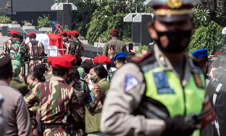 Suasana Haru Selimuti Proses Pemakaman Kabinda Papua Mayjen Anumerta I Gusti Putu Danny Karya Nugraha Yang Gugur di Papua