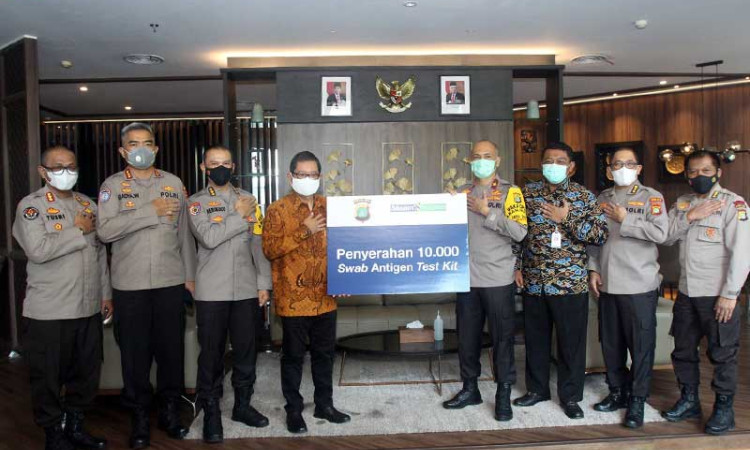 Siloam International Hospitals Berikan Donasi Swab Antigen Test Kit Untuk Polda Metro Jaya