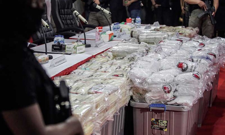 Polres Metro Jakarta Pusat Tangkap Sindikat Narkoba Jaringan Internasional Dengan Barang Bukti Sabu Seberat 310 Kilogram