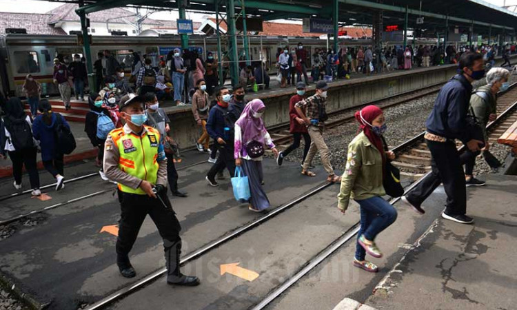 PT KCI Kembali Mengoperasikan Layanan KRL Hingga Pukul 22.00 WIB