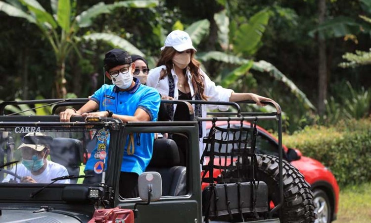 Sandiaga Uno Sosialisasikan Anugerah Desa Wisata Indonesia 2021