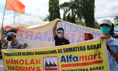 Pedagang Tolak Kehadiran Alfamart di Sumatra Barat