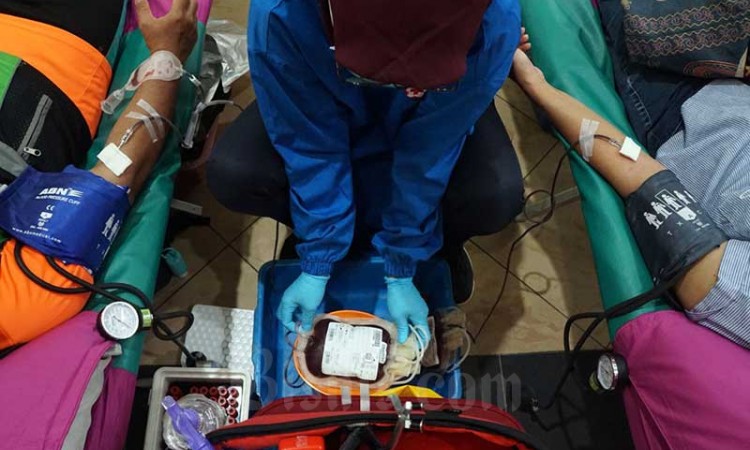 Komunitas Gowes Lakukan Donor Darah Pada Hari Donor Darah Sedunia