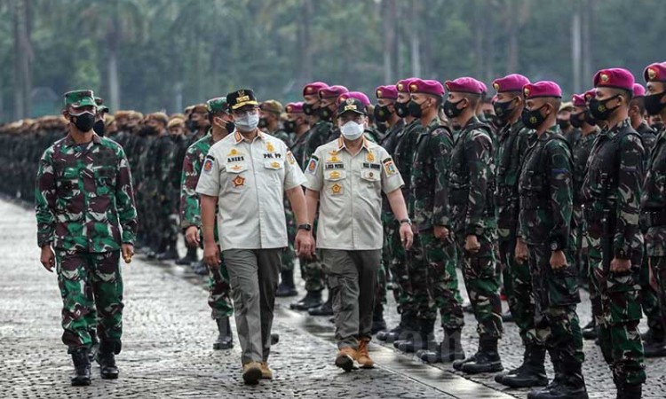 Porsonel Gabungan TNI-Polri-Satpol PP Ikuti Apel Gelar Pasukan Pengetatan PPKM Mikro