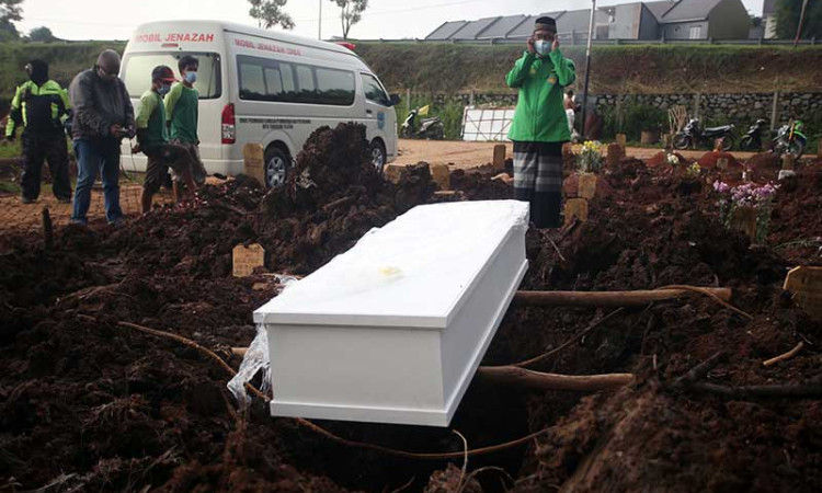 Pemakaman Jenzah Pasien Covid-19 di TPU Jombang Meningkat 100 Persen