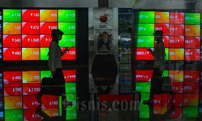 IHSG Terpeleset ke Zona Merah, Kapitalisasi Pasar Turun menjadi Rp7.166,02 Triliun