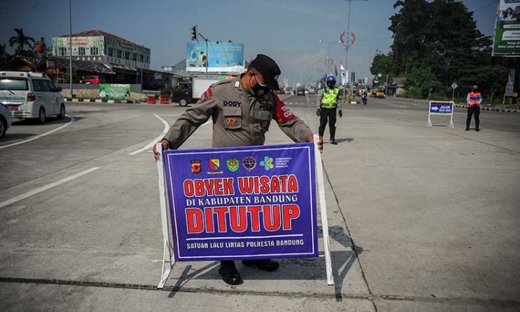 Penyekatan di Gerbang Keluar Tol Soreang Bandung