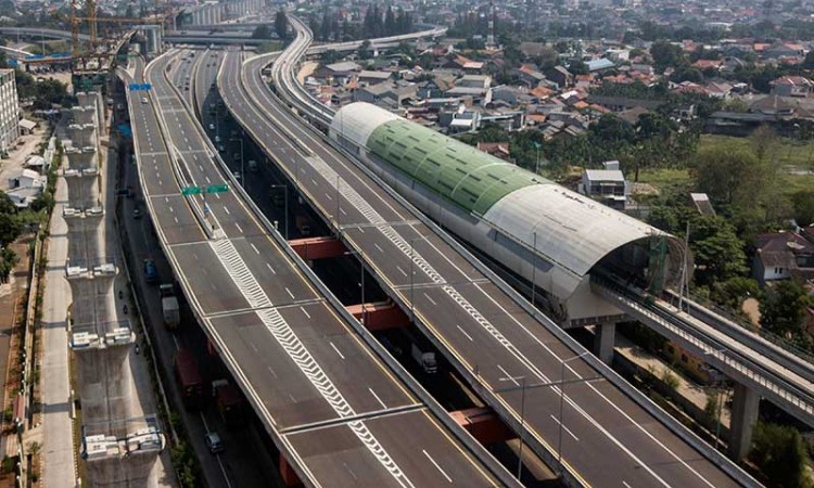 Jalan Tol Layang MBZ Arah Cikampek Ditutup Hingga 22 Juli