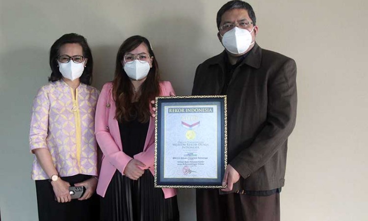 MRCCC Siloam Hospitals Terima Penghargaan Dari Museum Rekor Dunia Indonesia 