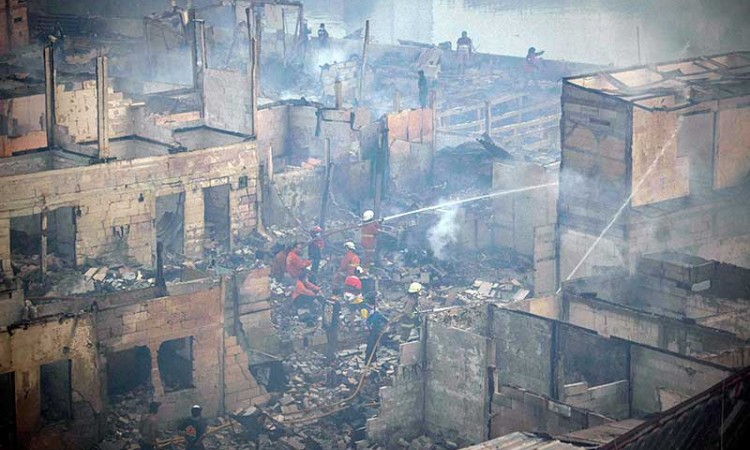 Ratusan Rumah di Teluk Gong Jakarta Hangus Terbakar