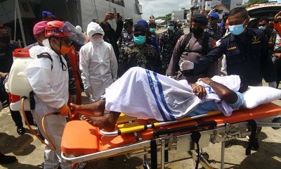 KRI Kerambit-627 Evakuasi Korban Tenggelamnya Kapal di Perairan Kalbar