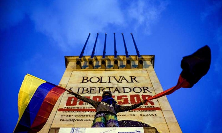 Ribuan Warga Colombia Turun ke Jalan Saat Unjuk Rasa Anti Pemerintah