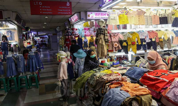 Pasar Tanah Abang Kembali Dibuka, Pengunjung Wajib Tujukan Sertifikasi Vaksin Saat Masuk Pasar