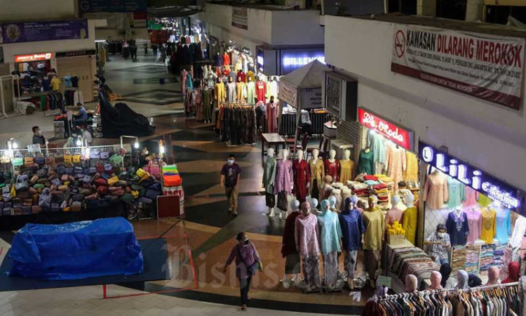 Pasar Tanah Abang Kembali Dibuka, Pengunjung Wajib Tujukan Sertifikasi Vaksin Saat Masuk Pasar