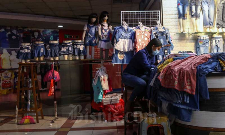 Pasar Tanah Abang Kembali Dibuka, Pengunjung Wajib Tujukan Sertifikasi Vaksin Saat Masuk Pasar