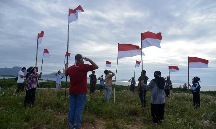 Pengibaran Bendera Merah Putih di Titik Nol Kota Banda Aceh