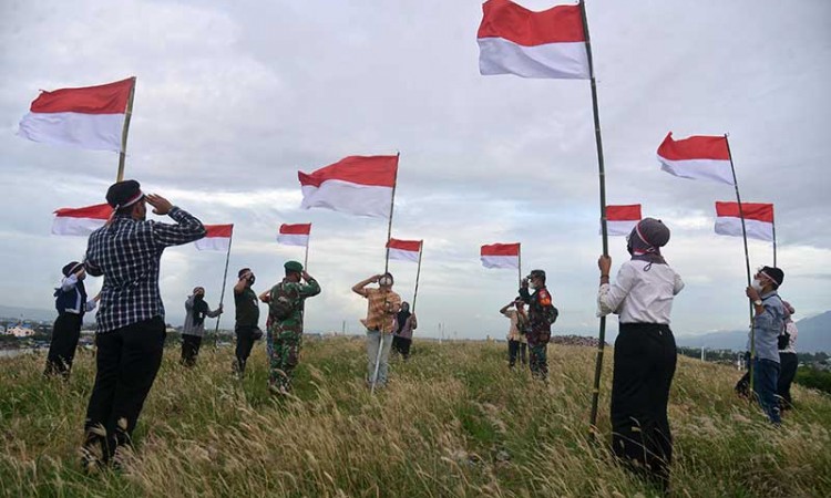 Pengibaran Bendera Merah Putih di Titik Nol Kota Banda Aceh