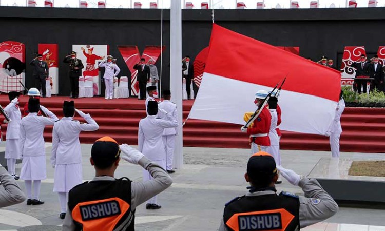 Upacara Peringatan HUT Kemerdekaan ke-76 Republik Indonesia di Makassar
