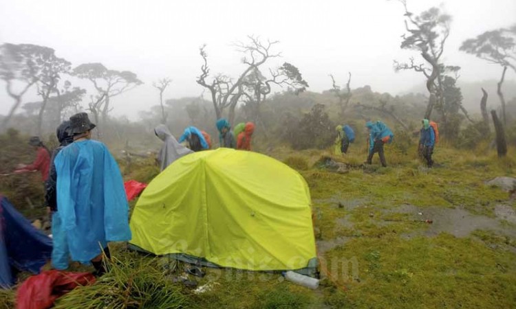Cuaca Buruk, Dua Pendaki Gunung Bawakaraeng Kabupaten Gowa Meninggal Dunia