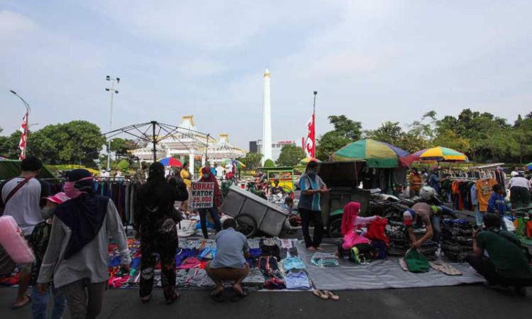 Meski Masih PPKM, Pasar Dadakan di Kawasan Tugu Pahlawan Surabaya Kembali Dibuka