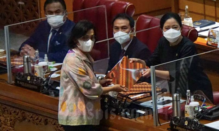 Menteri keuangan Sri Mulyani Bacakan Tanggapan Pemerintah Terhadap Pandangan Fraksi Terkait RUU APBN