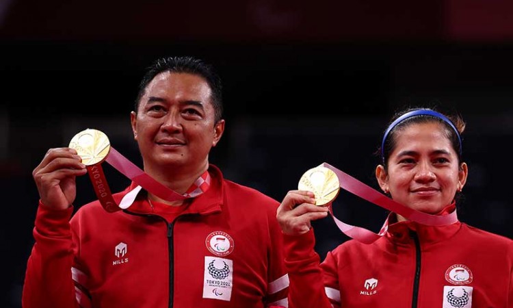 Ganda Campuran Indonesia Hary Susanto dan Leani Ratri Oktila Raih Medali Emas Pada Paralimpiade Tokyo 2020 