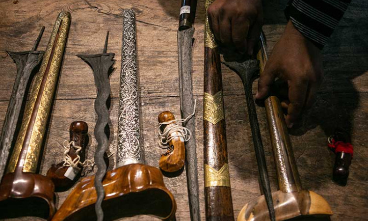 Jamasan Keris Oleh Komunitas Tosan Aji di Yogyakarta