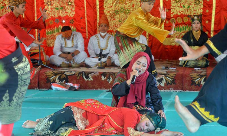 Taman Budaya Sumbar Menggelar Festival Randai