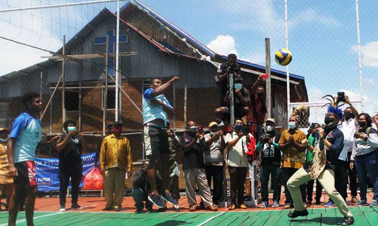 Kunjungi Kampung Yaobi, Warga Sebut Sandiaga Pemimpin Idola 