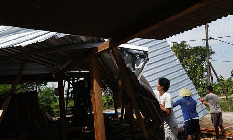 Puluhan Rumah di Madiun Rusak Setelah Diterjang Anging Puting Beliung
