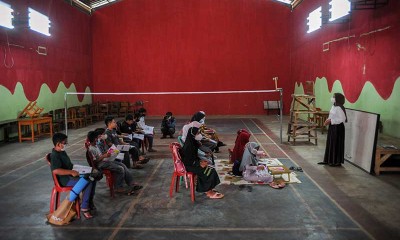 Pemberian Materi Asesmen Kompetensi Minimum Kepada Siswa SD di Jawa Barat