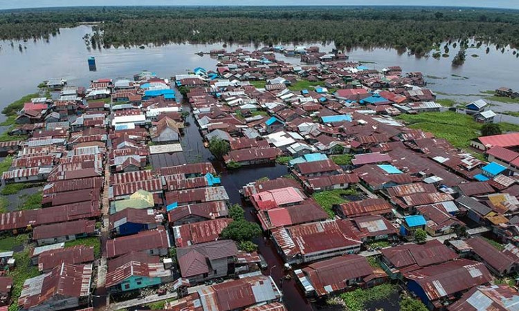 Banjir Luapan Sungai di Palangkaraya Meluas, 17 Kelurahan Terendam Banjir Hingga Tiga Meter