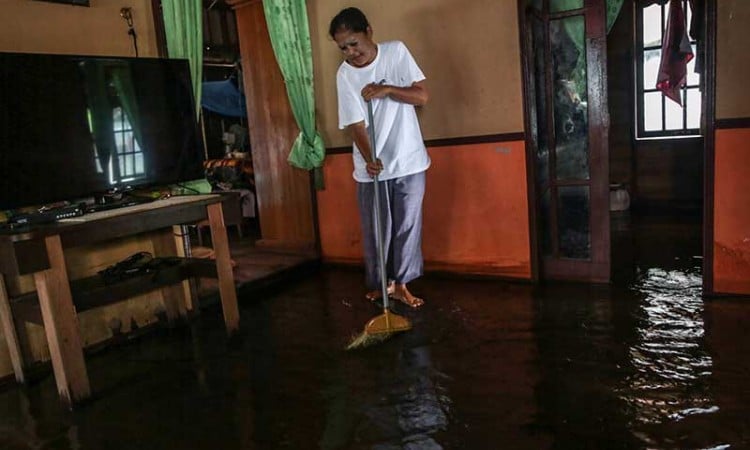 Banjir Luapan Sungai di Palangkaraya Meluas, 17 Kelurahan Terendam Banjir Hingga Tiga Meter