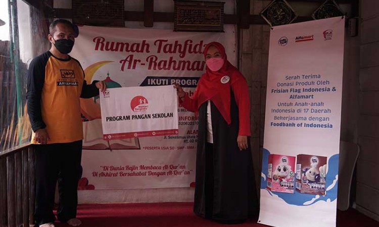 Frisian Flag Indonesia Bersma Alfamart Donasikan 100 Ribu Kotak Susu Cair Anak